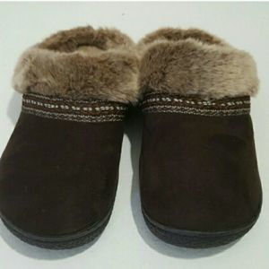 Isotoner Brown Slipper